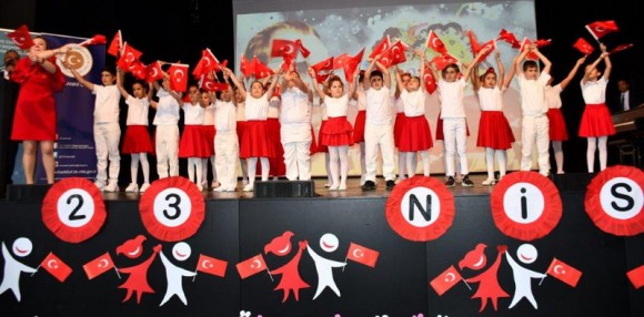 Dietzenbach’ta coşkulu 23 Nisan kutlaması