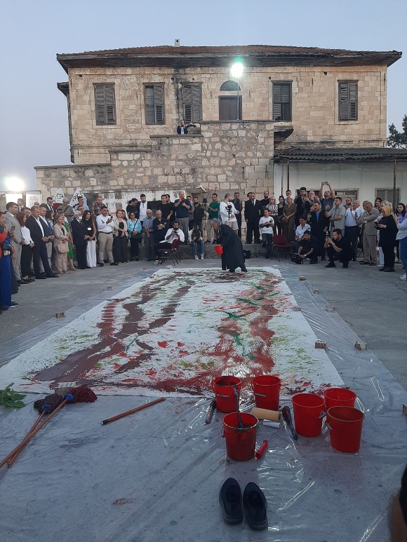 „SANATTAN YOKSUN BİR TOPLUM, YAPRAKSIZ AĞACA BENZER“ Tarsus 1. Uluslararası Akdeniz Bienali Başladı