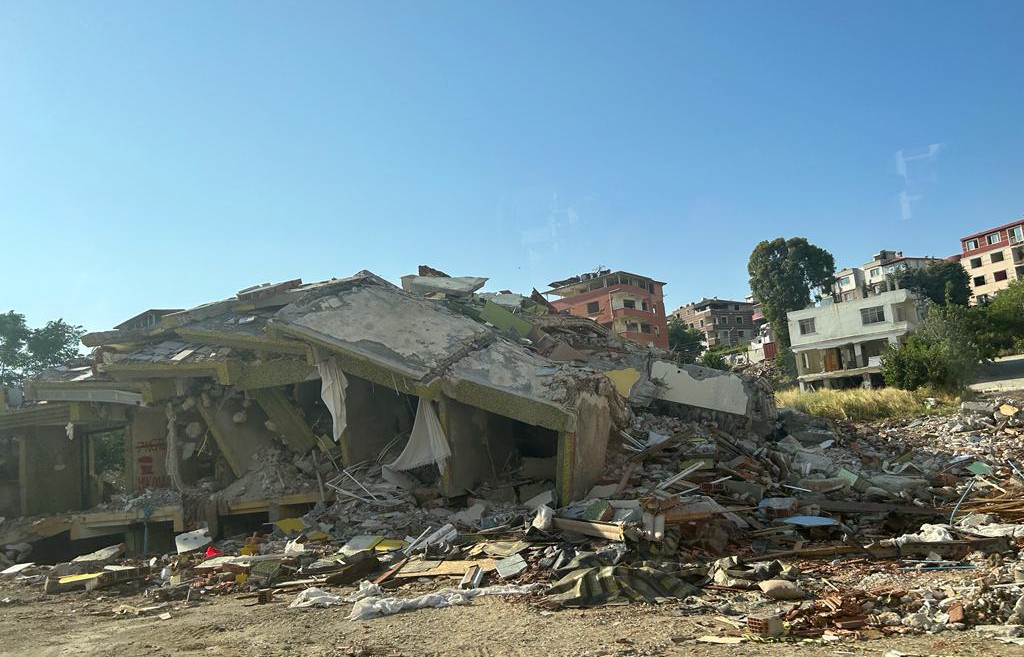 ALMANYA'DAN DEPREM MAĞDURU SAMANDAĞI'NA OKUL YARDIMI - Toplum24