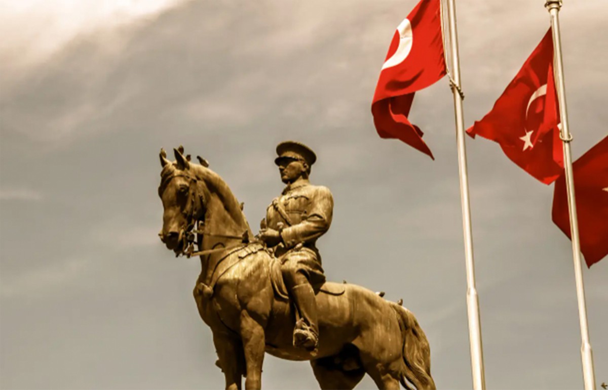 „CUMHURİYET MUCİZESİNi YARATAN, BİN YILIN MUCİZESİ MUSTAFA KEMAL ATATÜRK"