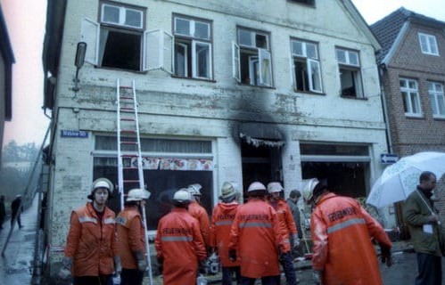 MÖLLN KATLİAMINDA YAŞAMINI YİTİREN 3 TÜRK YURTTAŞI İÇİN 31 YIL SONRA HÜZÜN DOLU ANMA...