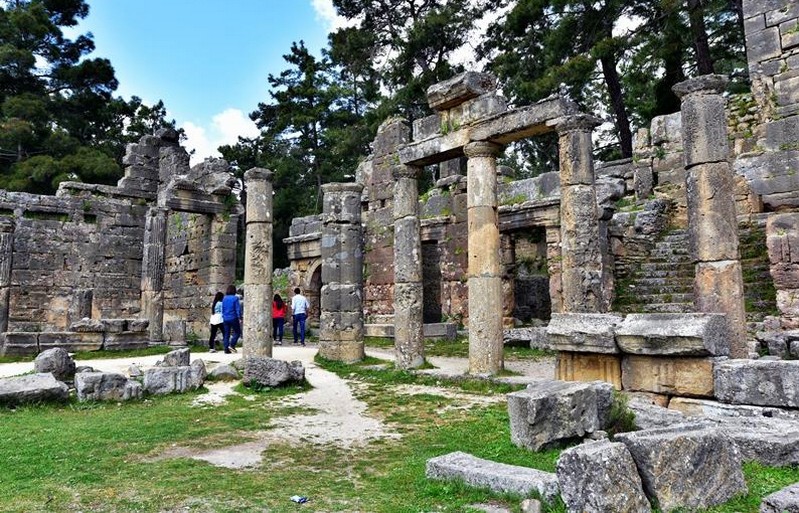 TOROSLAR'DA SAKLI KALMIŞ BİR HAZİNE: LYRBE ANTİK KENTİNİN YENİDEN KEŞFİ
